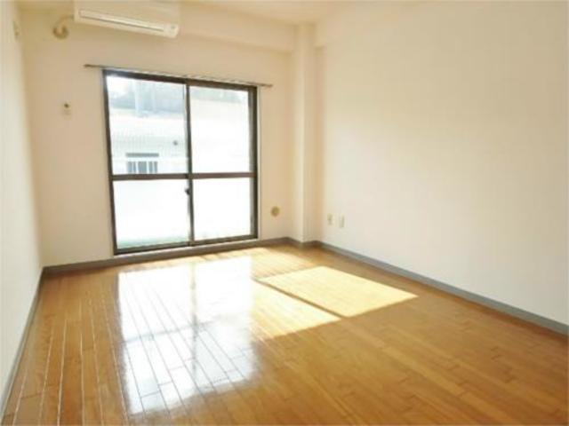 居室・リビング　７帖の広めな洋室です