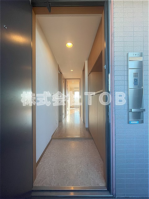 玄関　※クリーニング中の撮影※