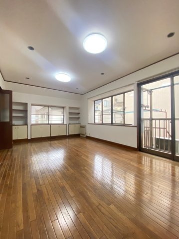 居室・リビング　リフォームの前の写真です。