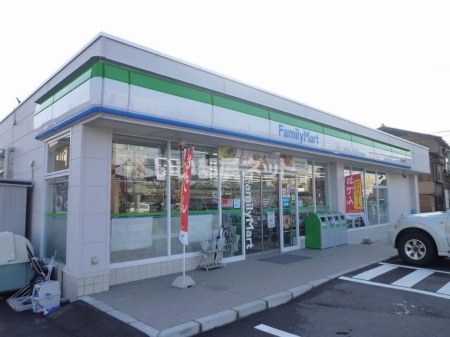 コンビニ　ファミリーマート　金沢三口町店（コンビニ）まで332m