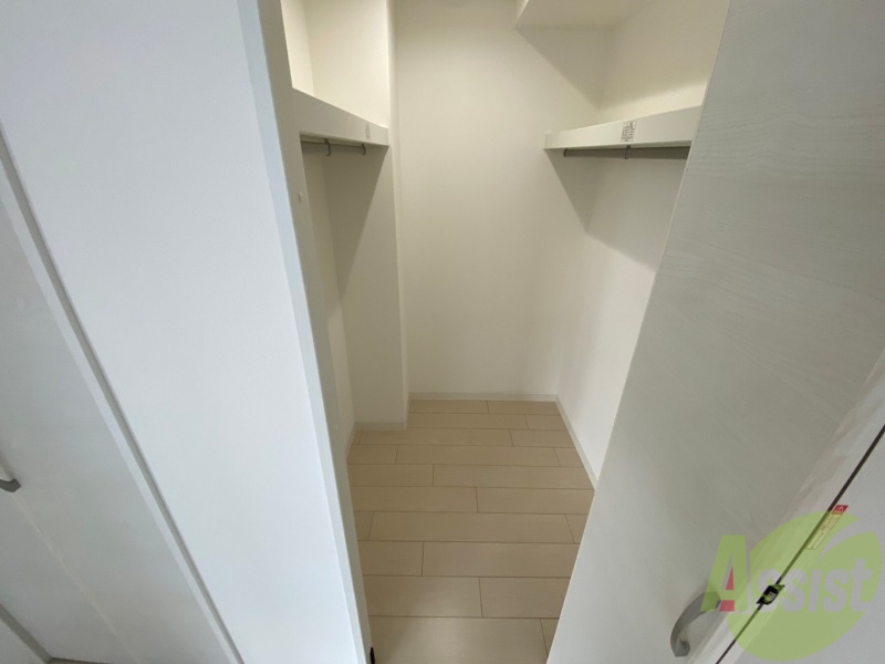 収納　ウォークインクローゼットです。お洋服も沢山入りそうですね。