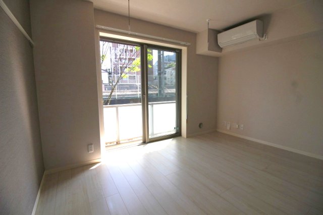 居室・リビング　別号室参考写真