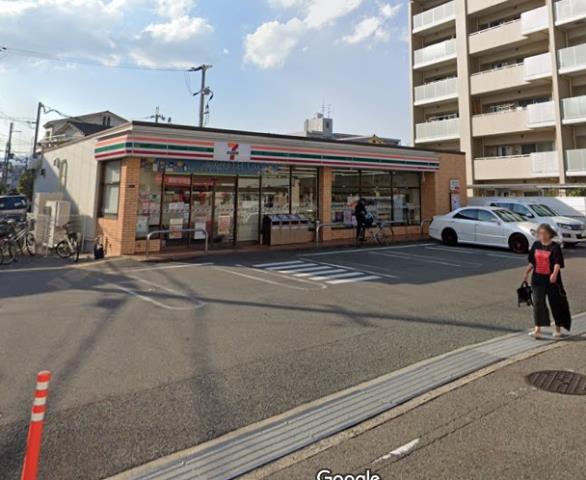 コンビニ　セブンイレブン（コンビニ）まで400m