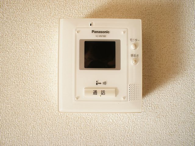 セキュリティ　訪問者の確認ができるTVドアホン付きです♪