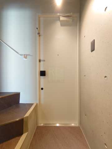 玄関　LEGALAND四谷三丁目