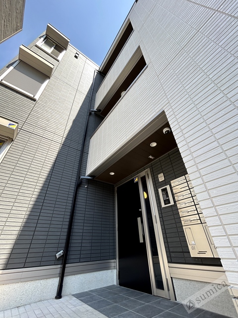 エントランス　オートロックと防犯カメラ完備で部外者はシャットアウト♪♪