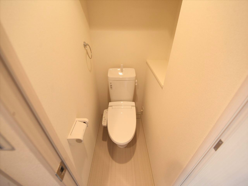 トイレ　温水洗浄便座付トイレ