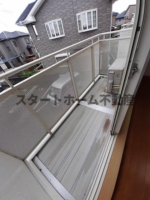 バルコニー　陽当たり良好なバルコニーです