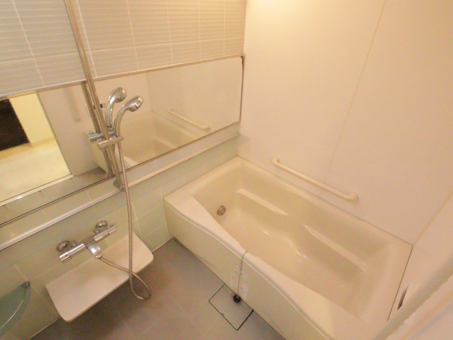 バス・シャワールーム　※別室の参考写真の為、現況優先です。
