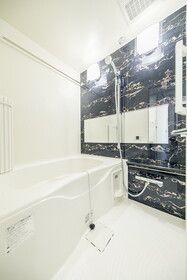 バス・シャワールーム　写真は同タイプ住居です。