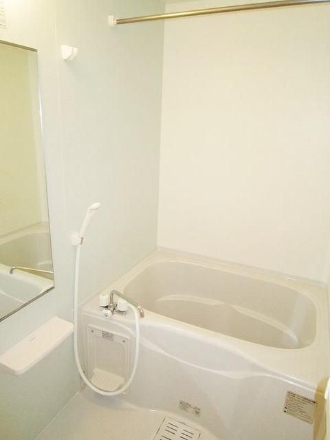 バス・シャワールーム　鏡付きバス