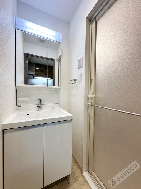 洗面設備　シャンプードレッサー付き・朝シャンもこちらで♪♪