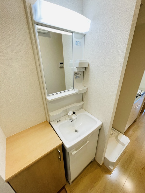 洗面設備　身支度に欠かせない独立洗面台♪