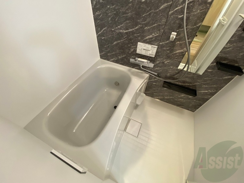 バス・シャワールーム　お風呂になります。一日の疲れを癒してくださいね。