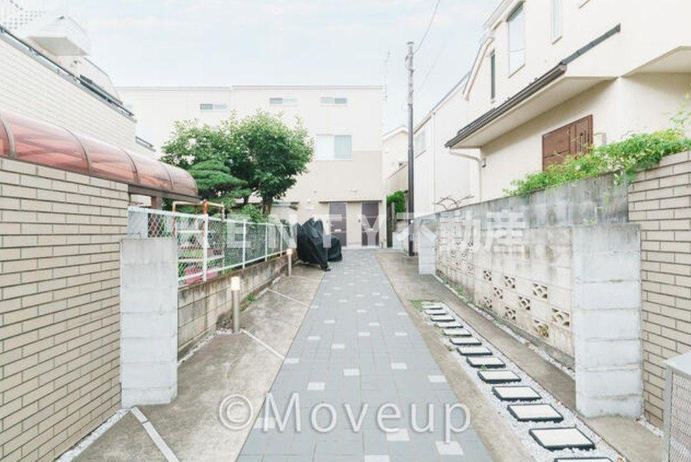 エントランス　ゆとりのあるエントランスです