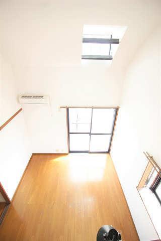 その他　ロフトから見た居室