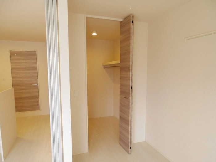 収納　ウォークインクローゼット仕様