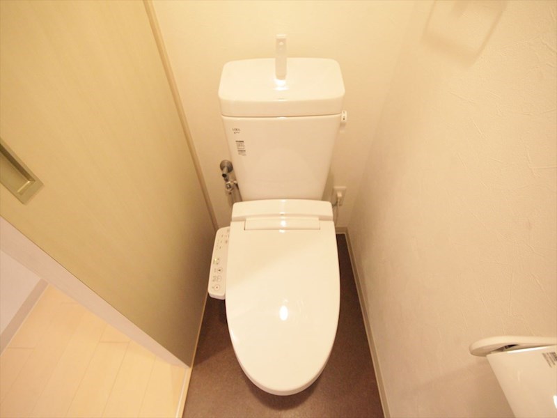 トイレ　温水洗浄暖房便座付トイレ