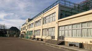 中学校　杉並区立神明中学校（中学校）まで220m