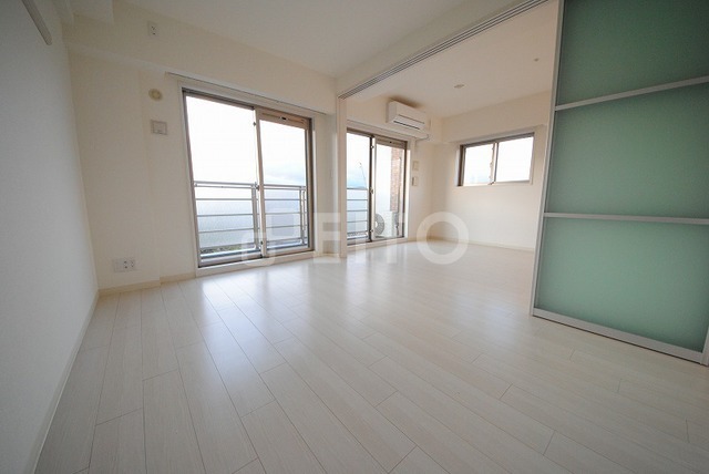 居室・リビング　写真は５０６号室