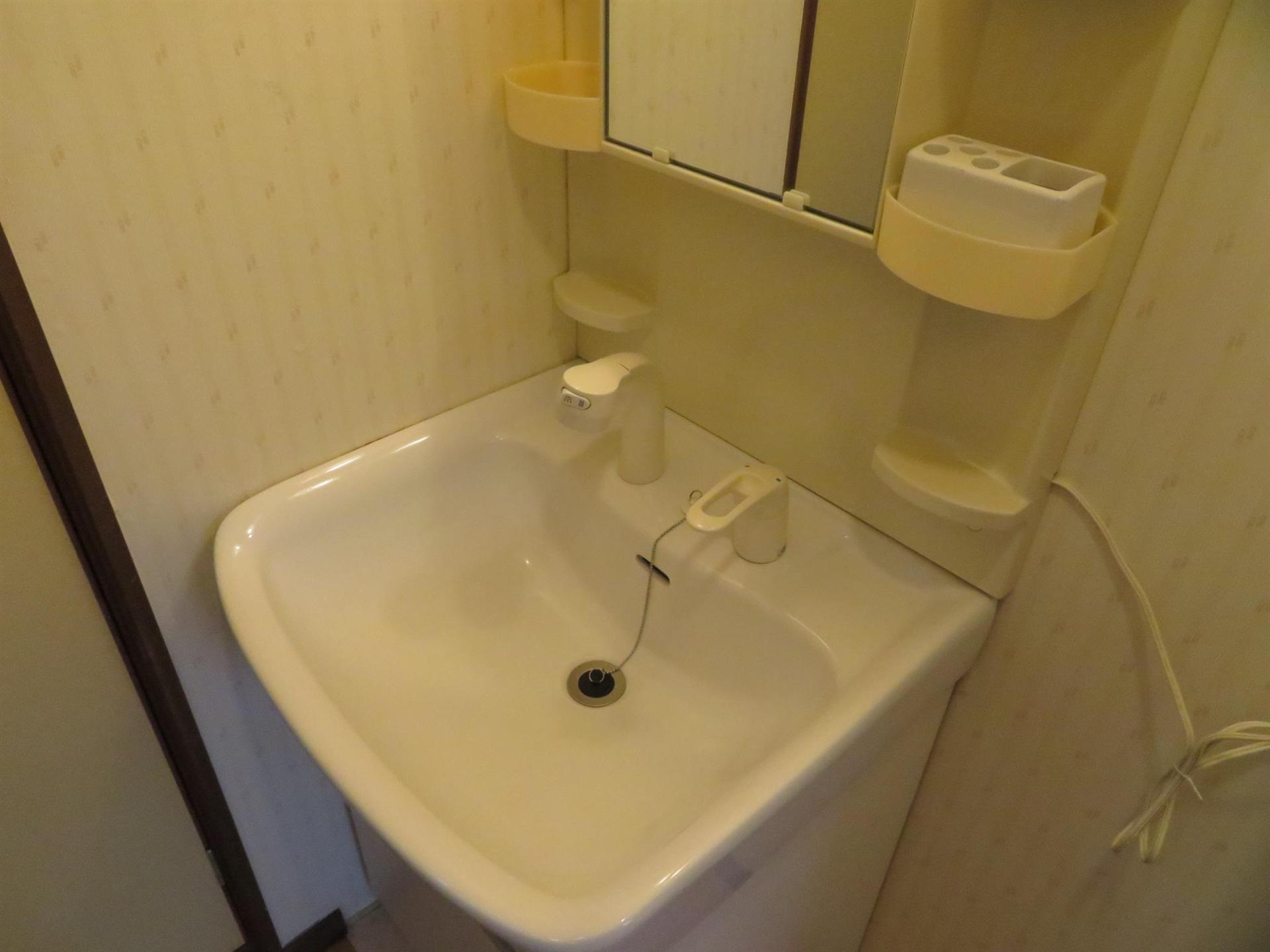 洗面設備　忙しい朝でも安心洗髪洗面台がございます。