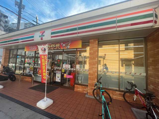 コンビニ　セブン－イレブン梅田万歳町店（コンビニ）まで308m