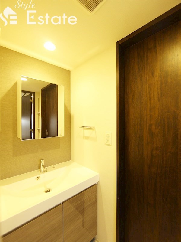 洗面設備　独立洗面台シャンプードレッサー脱衣所