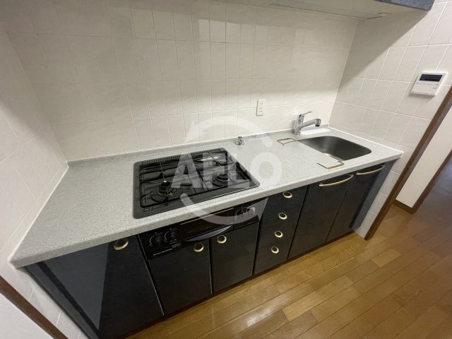 キッチン　リーガル西梅田　ガス３口システムキッチン