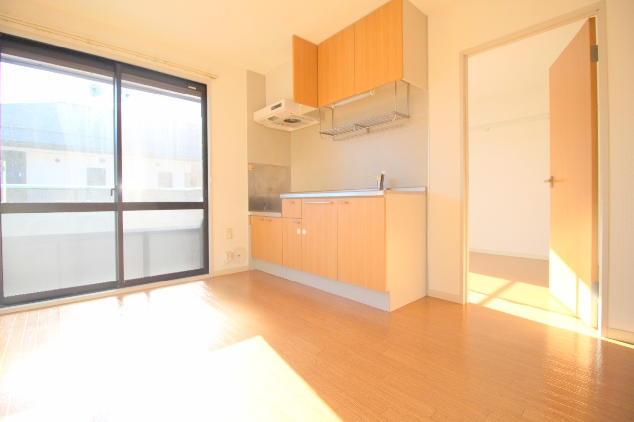 居室・リビング　☆使いやすい大きさのダイニングキッチンです