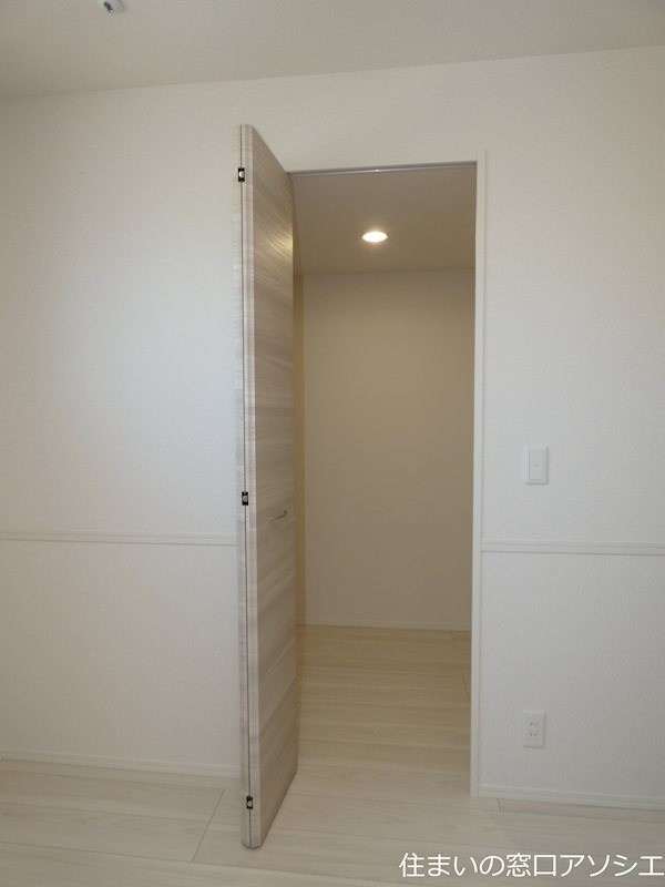 収納　ウォークインクローゼット