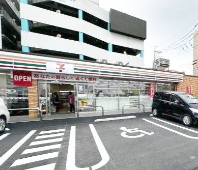 コンビニ　セブンイレブン春日部中央1丁目店（コンビニ）まで140m