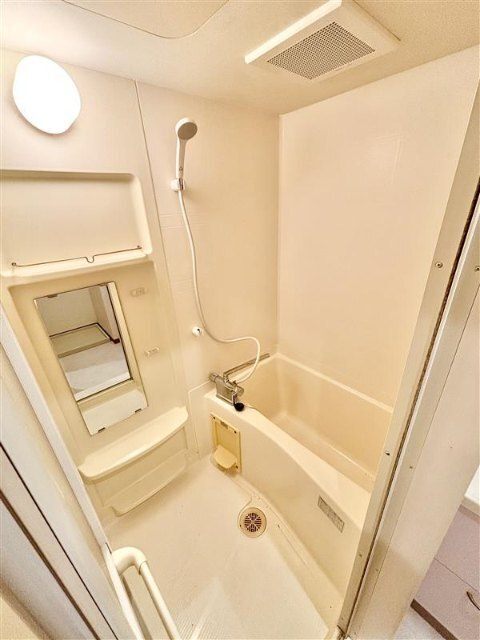 バス・シャワールーム　※写真は同タイプの別区画になります。