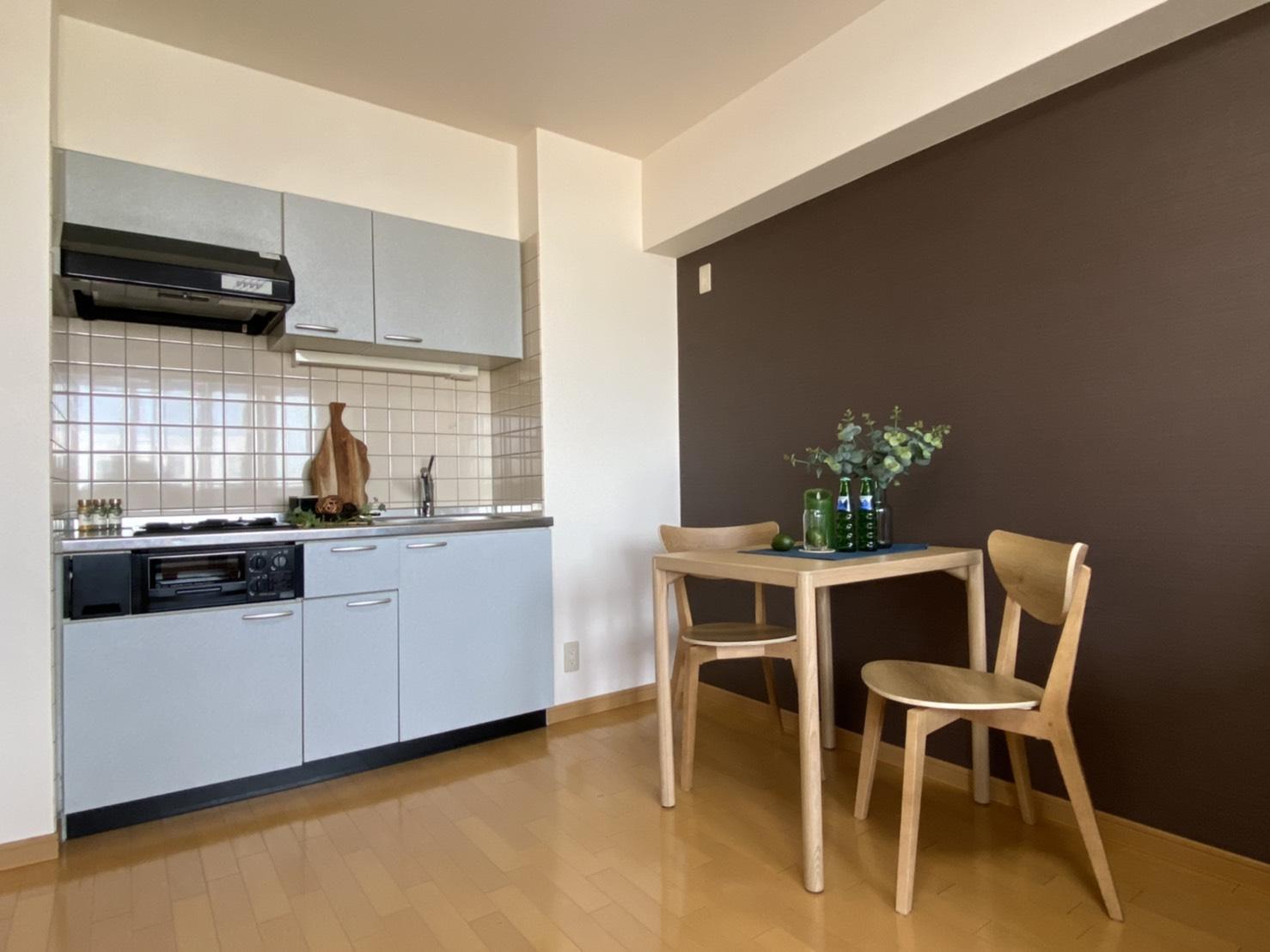 居室・リビング　アクセントクロスのお部屋です♪