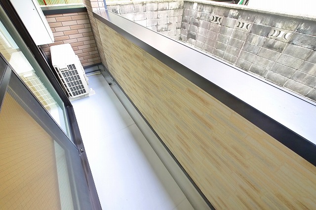 バルコニー　開放的で明るい空間を演出してくれるバルコニーです