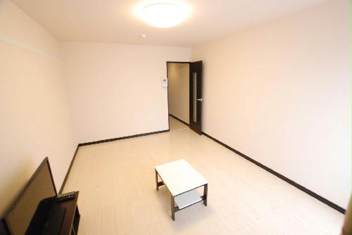 居室・リビング　同タイプ写真の為、現況優先。