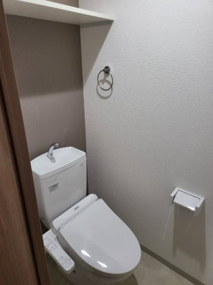 トイレ　温水洗浄暖房便座