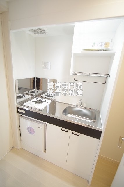 キッチン　コンパクトなキッチンで掃除もラクラク