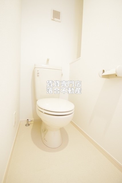 トイレ　落ち着いた色調のトイレ