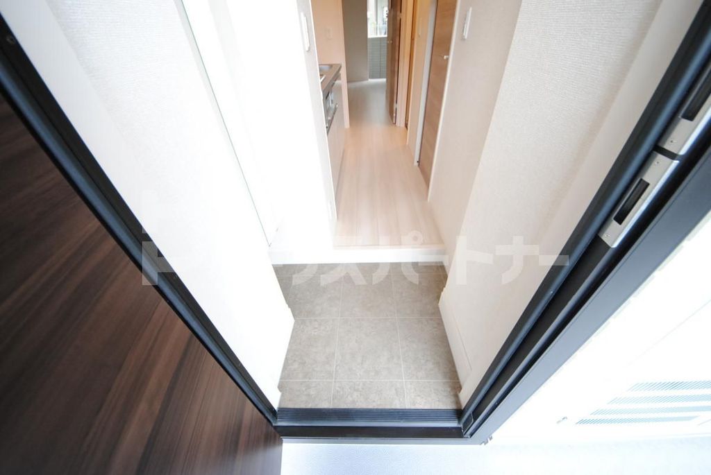 玄関　バルコニー