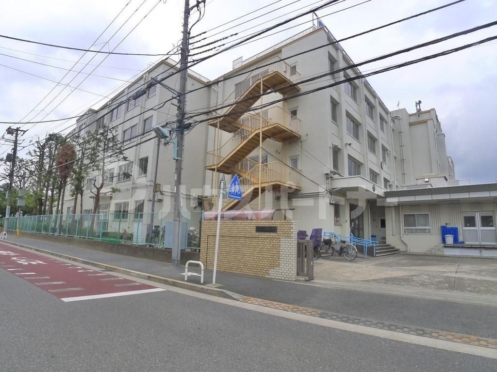 小学校　江戸川区立上一色南小学校（小学校）まで870m