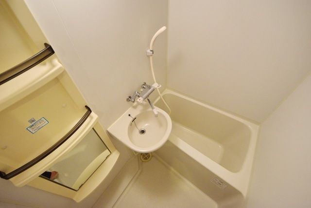 バス・シャワールーム　タウンハウジング府中店まで