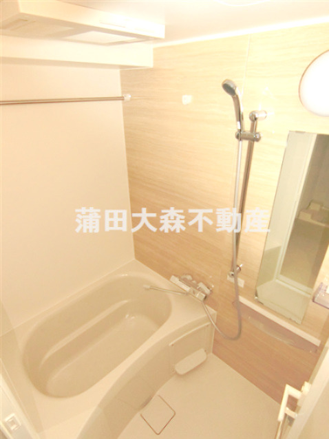 バス・シャワールーム　浴室乾燥機付ちょっとだけ大きめなお風呂　バスルーム