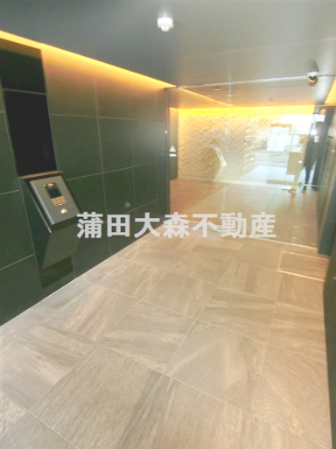 エントランス　防犯カメラTVモニター付オートロック宅配BOXメールBOX管