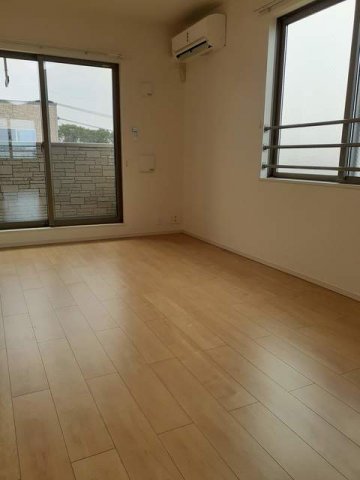 居室・リビング　こちらの居間で趣味の時間をお楽しみください