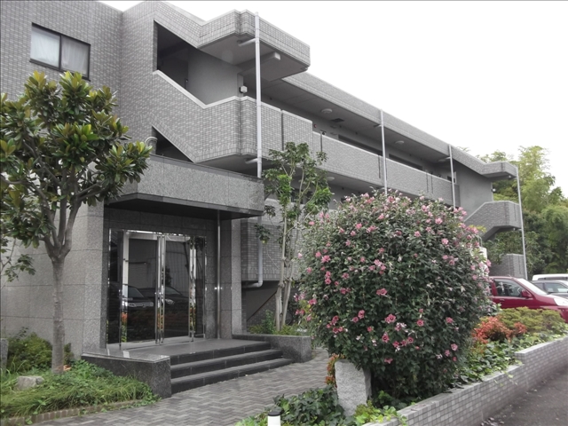 建物外観　住環境の良いマンションです♪