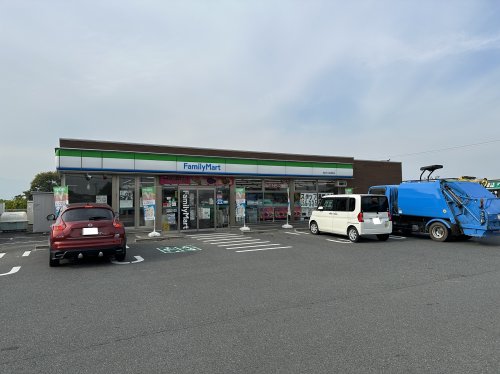 コンビニ　ファミリーマート　四日市上海老町店（コンビニ）まで4129m