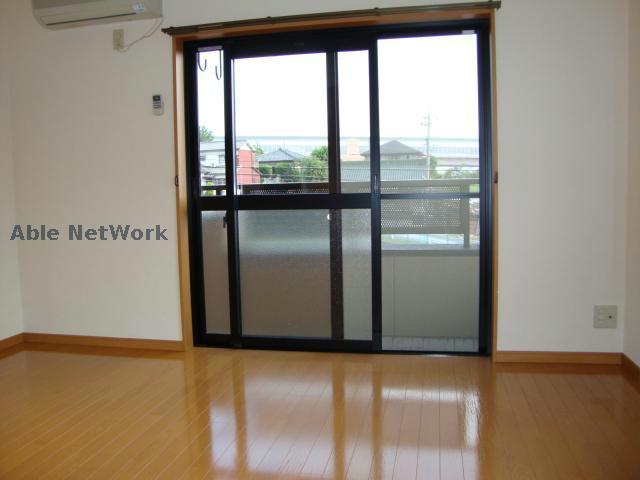 バルコニー　※同物件、別部屋の写真です