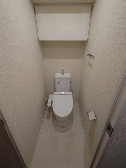 トイレ　温水洗浄便座