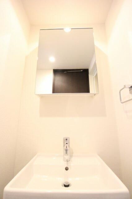 洗面設備　スペースが確保できる洗面所です