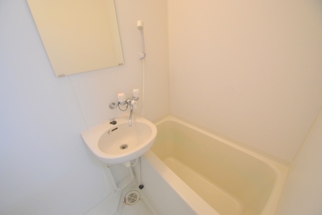 バス・シャワールーム　バスルーム